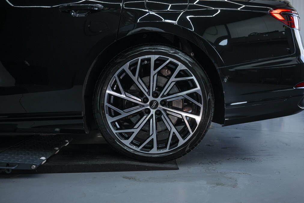 Audi-velg na de reiniging